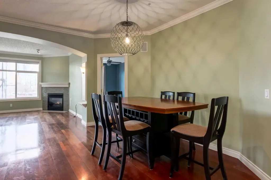 59 22 Avenue SW Calgary AB T2S3C7