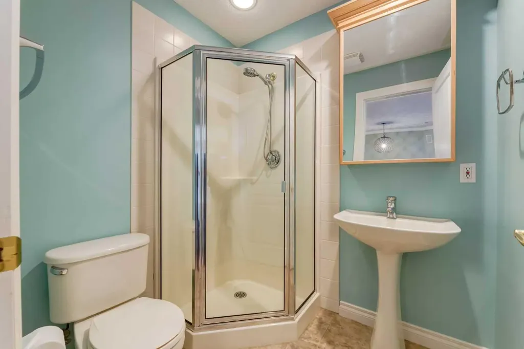 59 22 Avenue SW Calgary AB T2S3C7