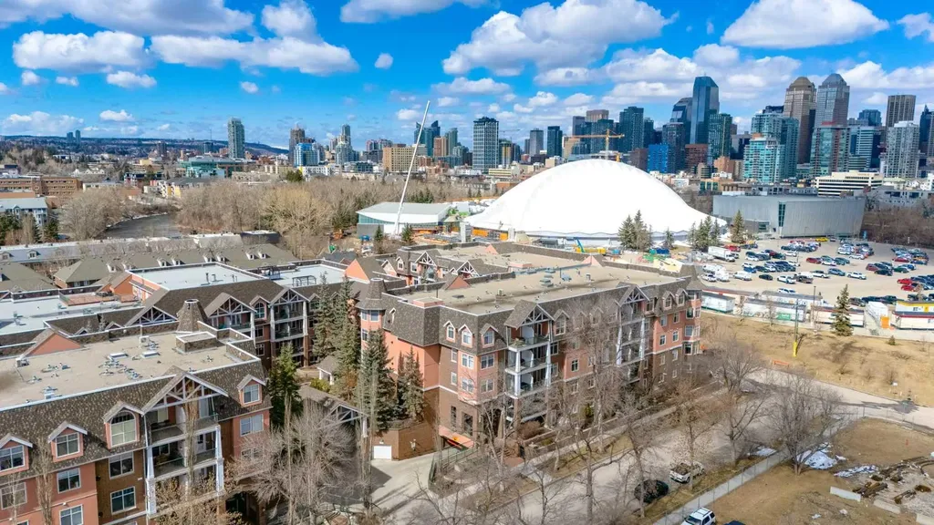 59 22 Avenue SW Calgary AB T2S3C7