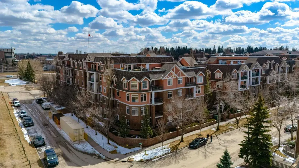 59 22 Avenue SW Calgary AB T2S3C7