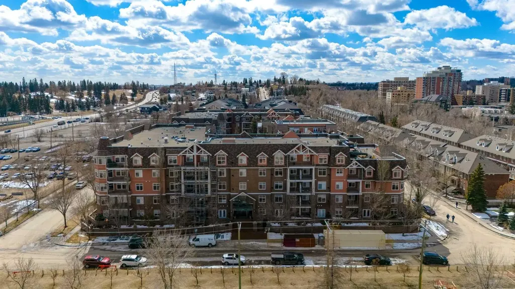 59 22 Avenue SW Calgary AB T2S3C7