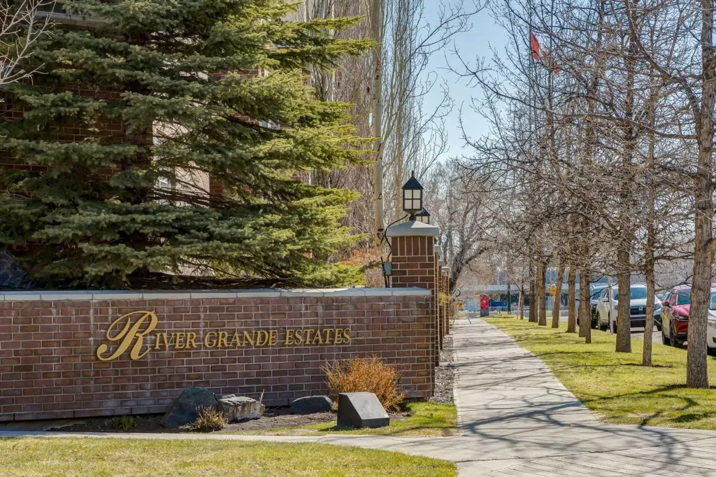 59 22 Avenue SW Calgary AB T2S3C7
