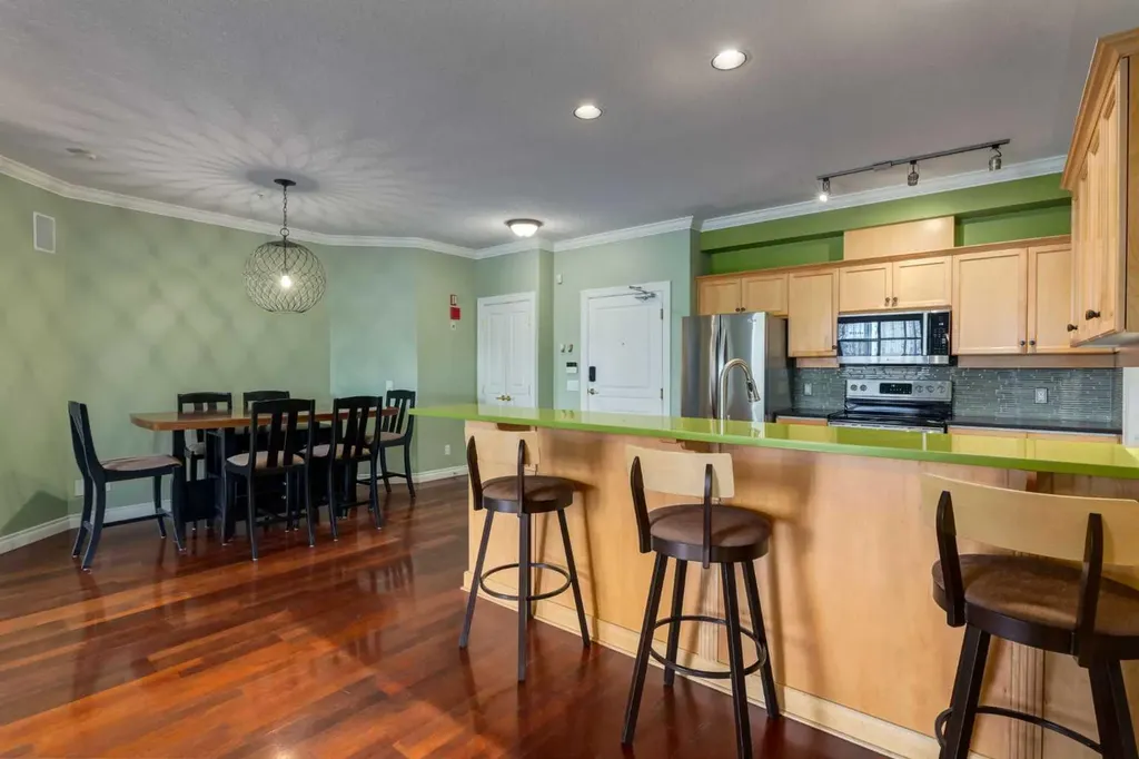 59 22 Avenue SW Calgary AB T2S3C7