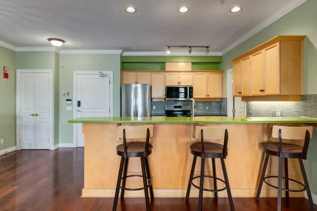 59 22 Avenue SW Calgary AB T2S3C7