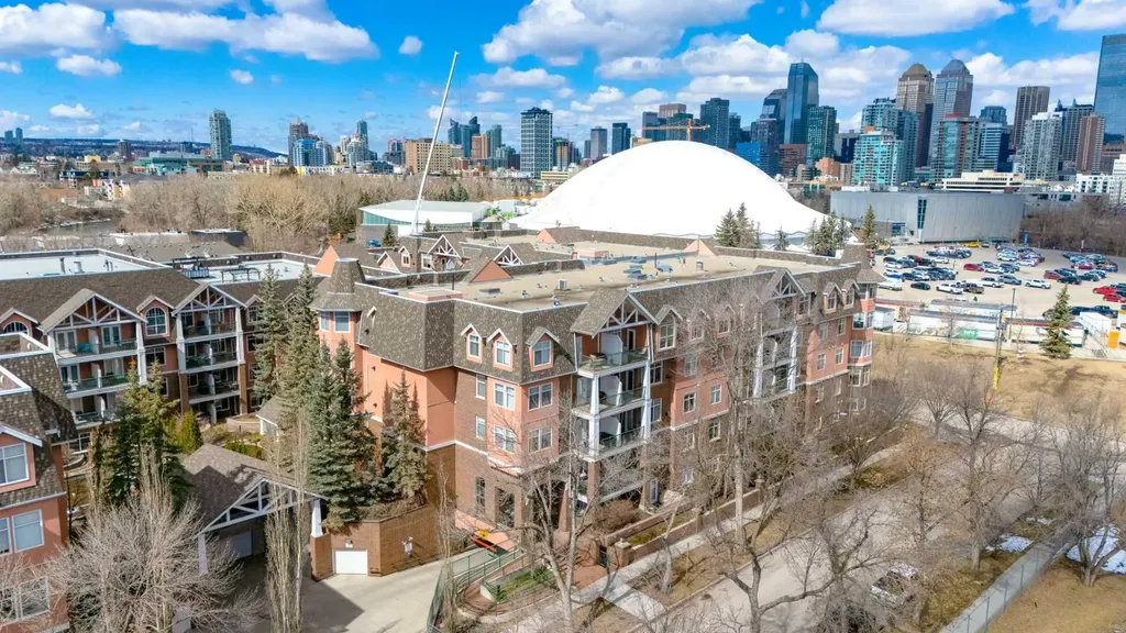 59 22 Avenue SW Calgary AB T2S3C7
