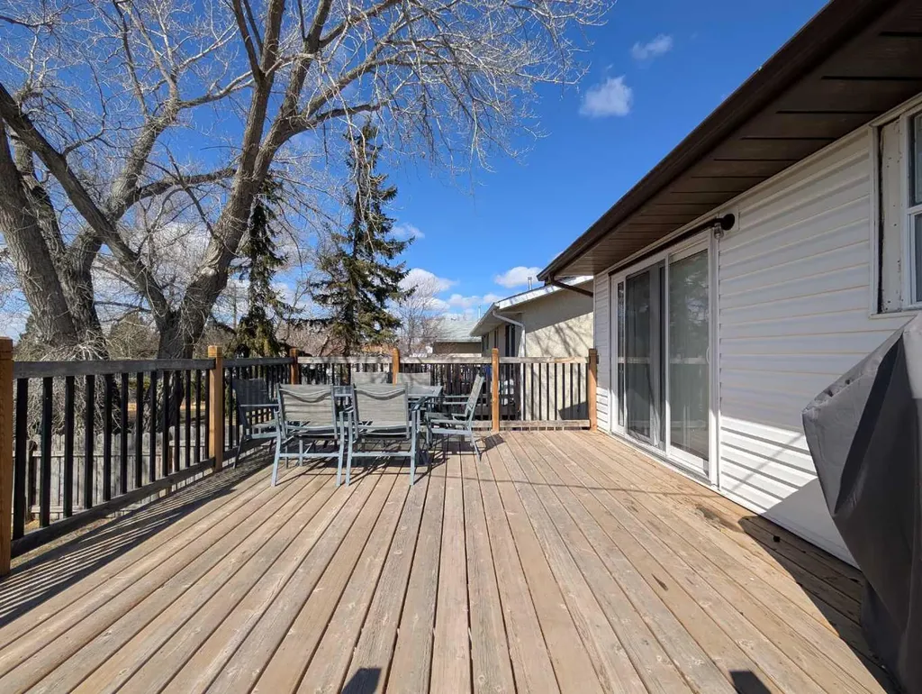 422 Main Street S Redcliff AB T0J 2P0