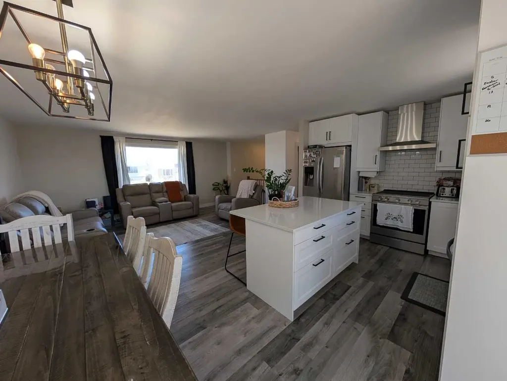 422 Main Street S Redcliff AB T0J 2P0