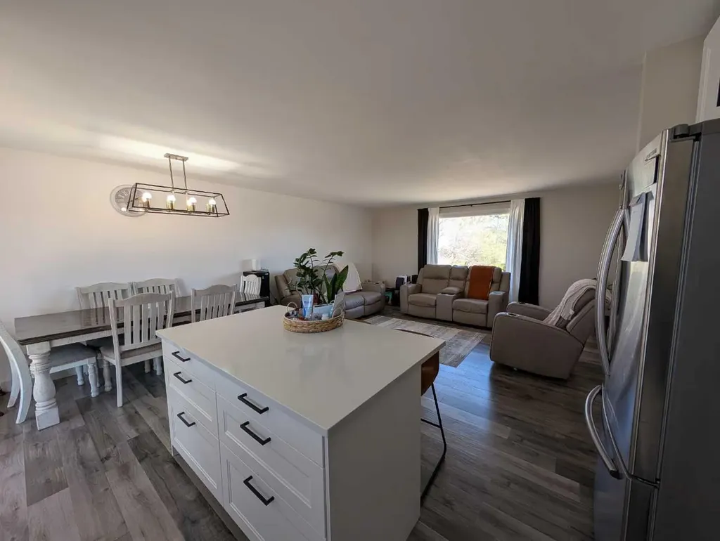 422 Main Street S Redcliff AB T0J 2P0