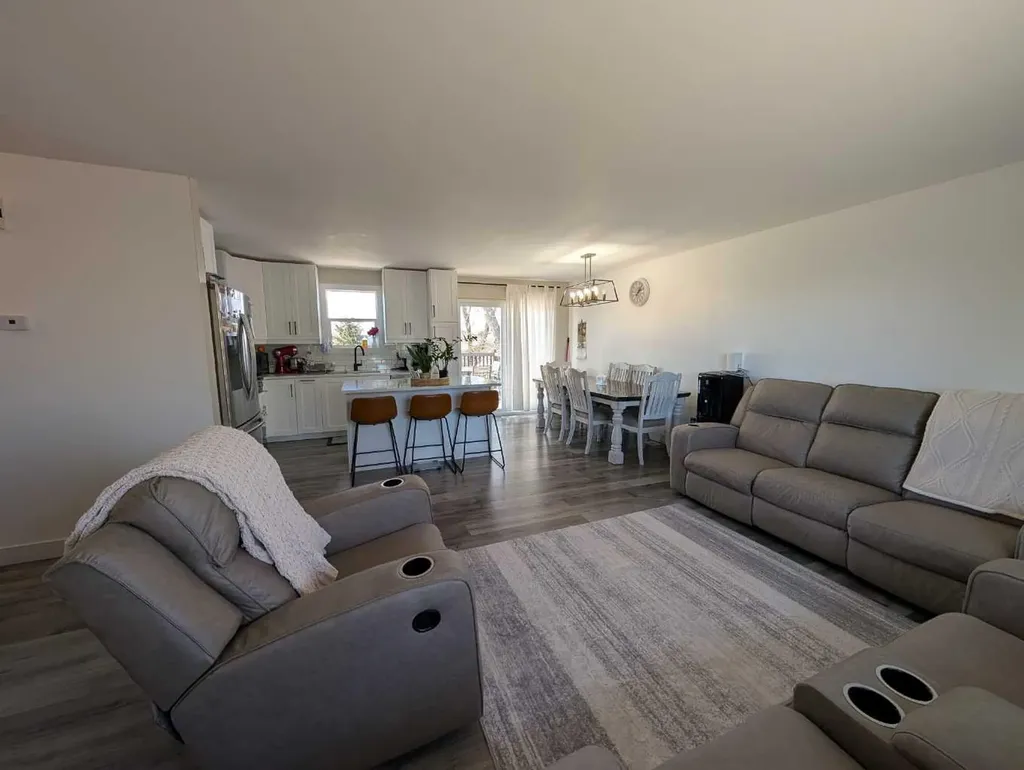 422 Main Street S Redcliff AB T0J 2P0