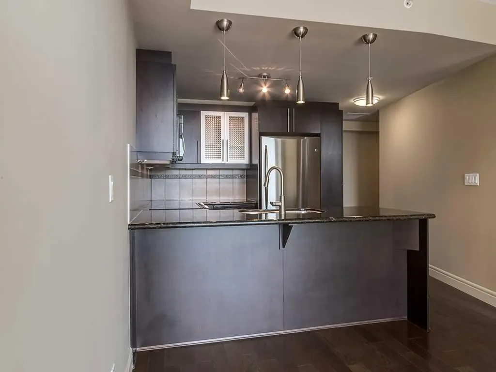 817 15 Avenue SW Calgary AB T2R 0H8