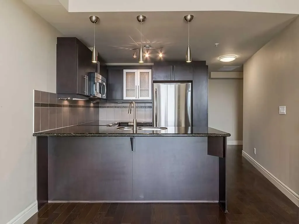 817 15 Avenue SW Calgary AB T2R 0H8