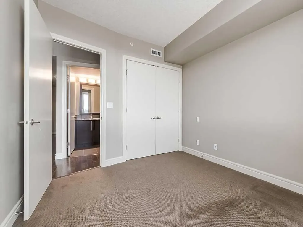 817 15 Avenue SW Calgary AB T2R 0H8
