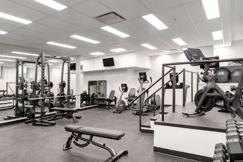 817 15 Avenue SW Calgary AB T2R 0H8