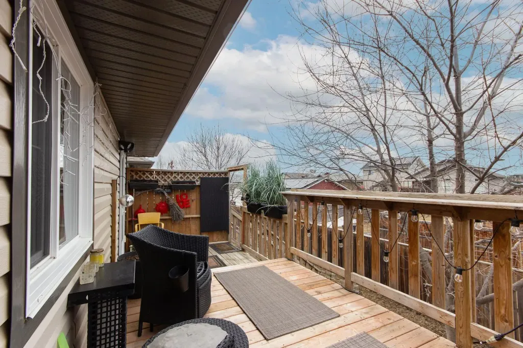 114 Redwood Boulevard Springbrook AB T4S 0J5