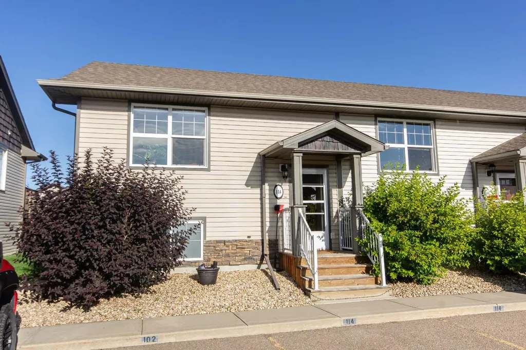 114 Redwood Boulevard Springbrook AB T4S 0J5