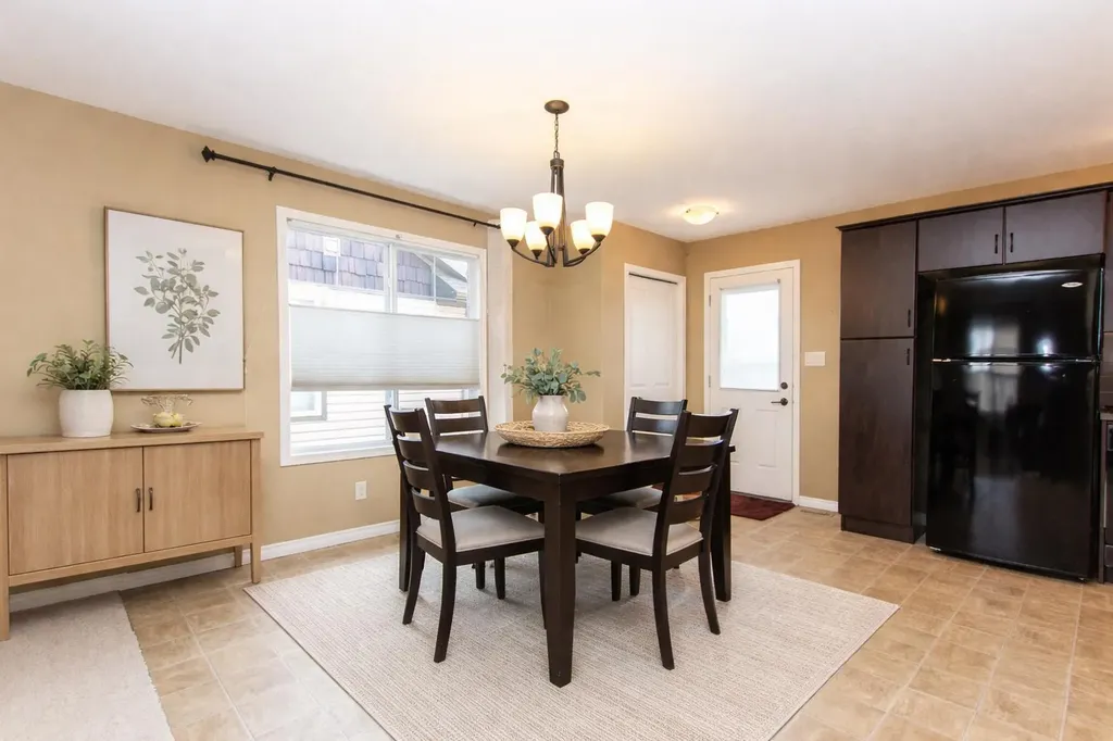 114 Redwood Boulevard Springbrook AB T4S 0J5