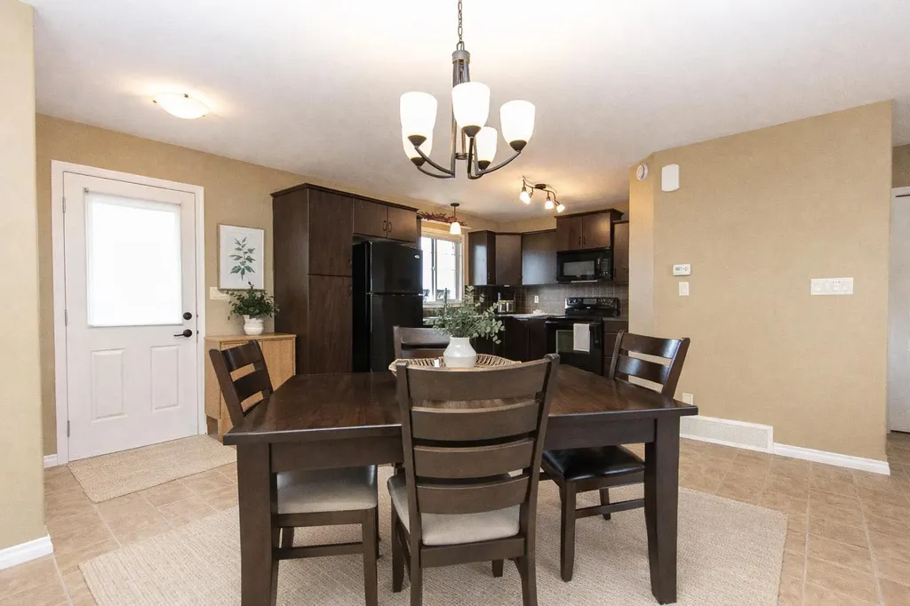114 Redwood Boulevard Springbrook AB T4S 0J5