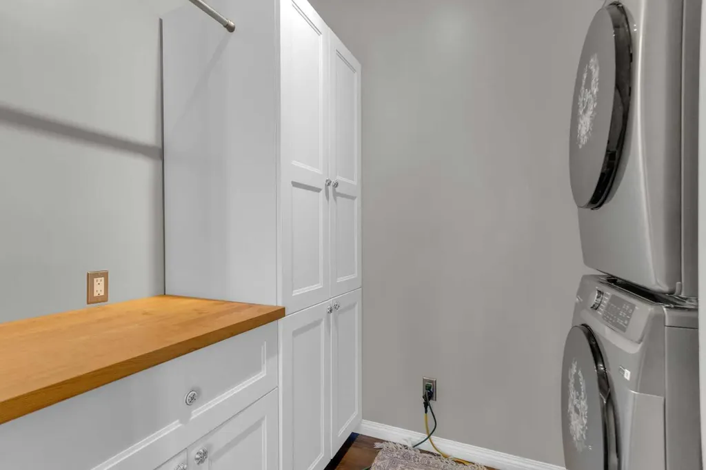 14 Inverness Close SE Calgary AB T2Z2X7