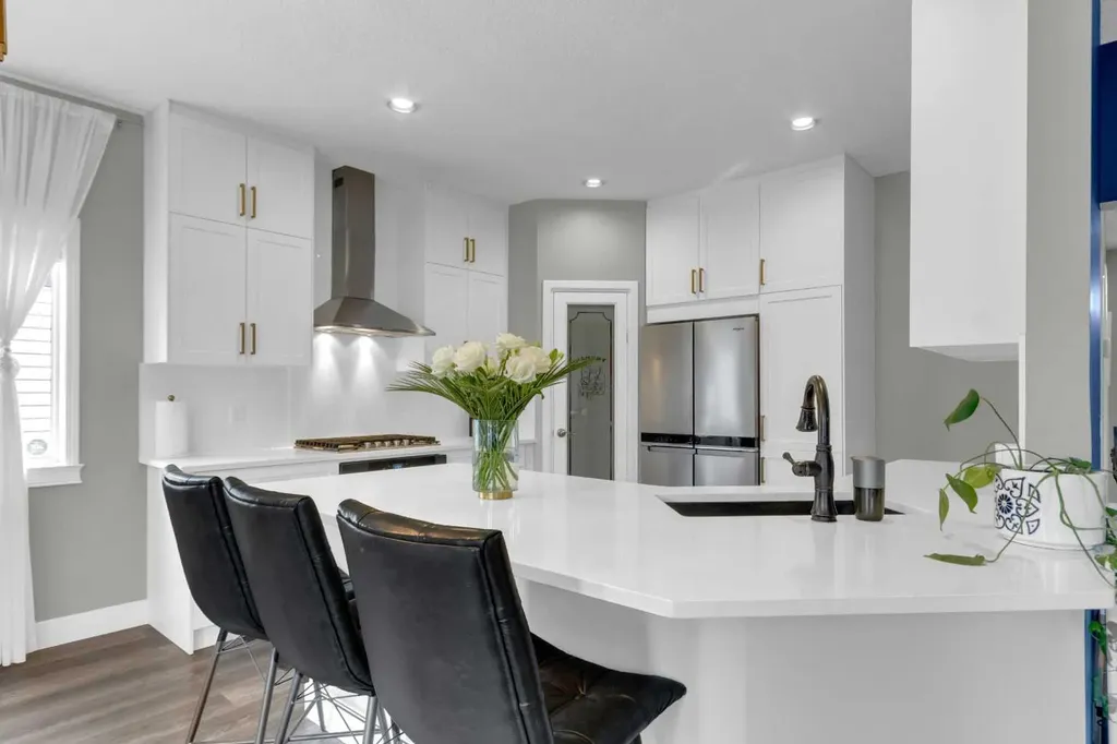 14 Inverness Close SE Calgary AB T2Z2X7