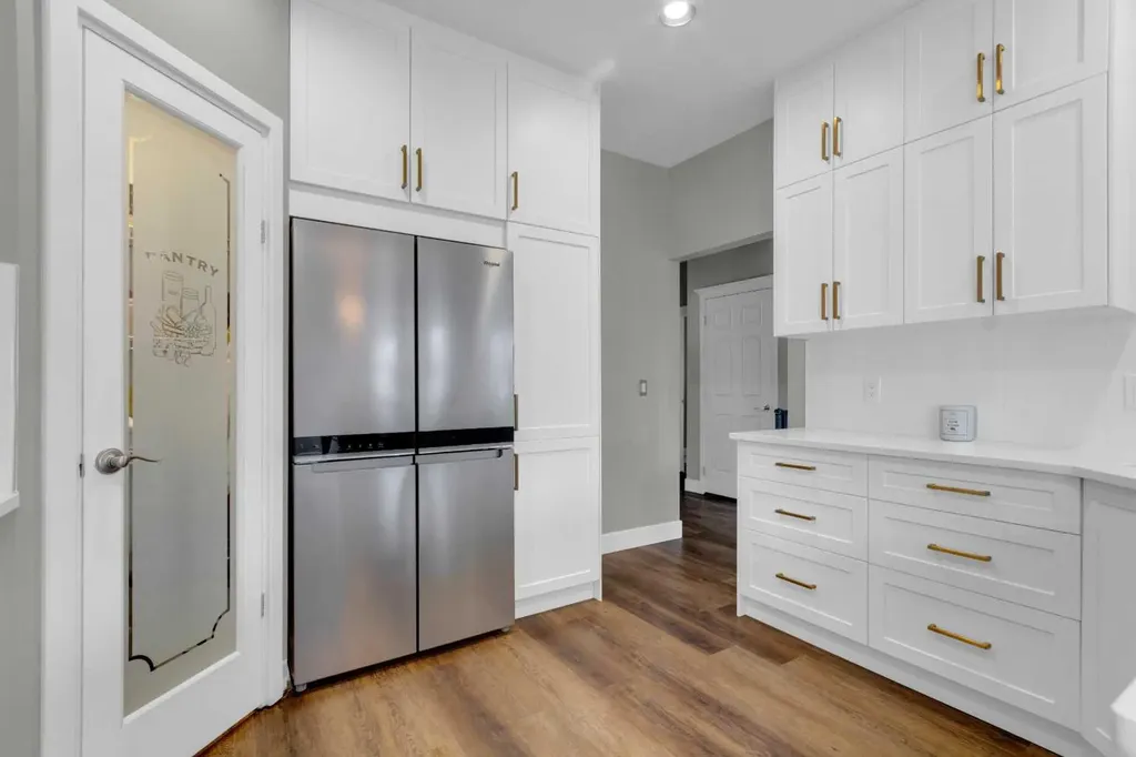 14 Inverness Close SE Calgary AB T2Z2X7