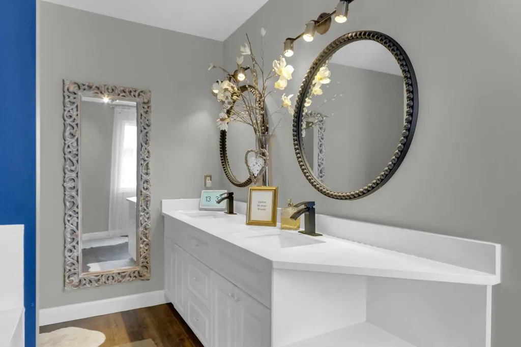 14 Inverness Close SE Calgary AB T2Z2X7