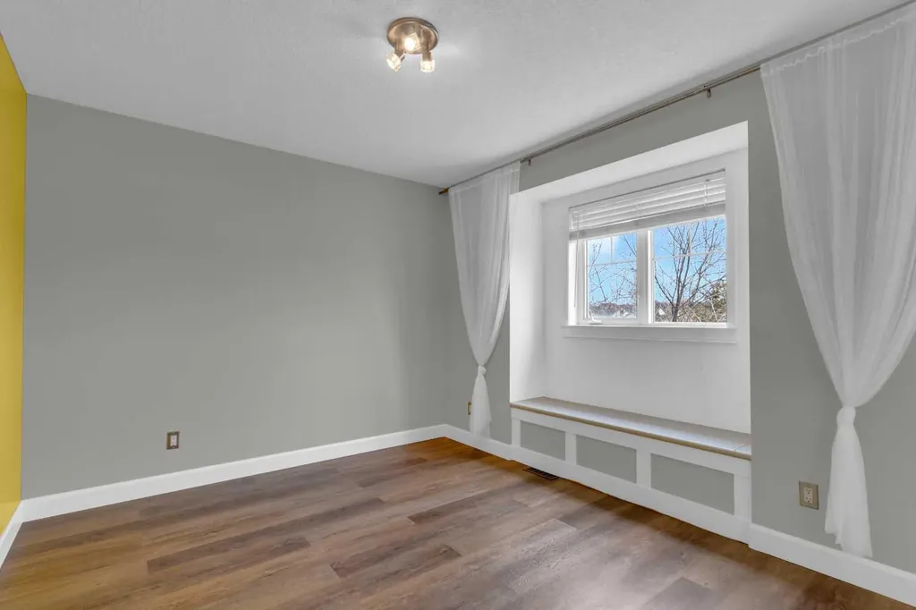 14 Inverness Close SE Calgary AB T2Z2X7