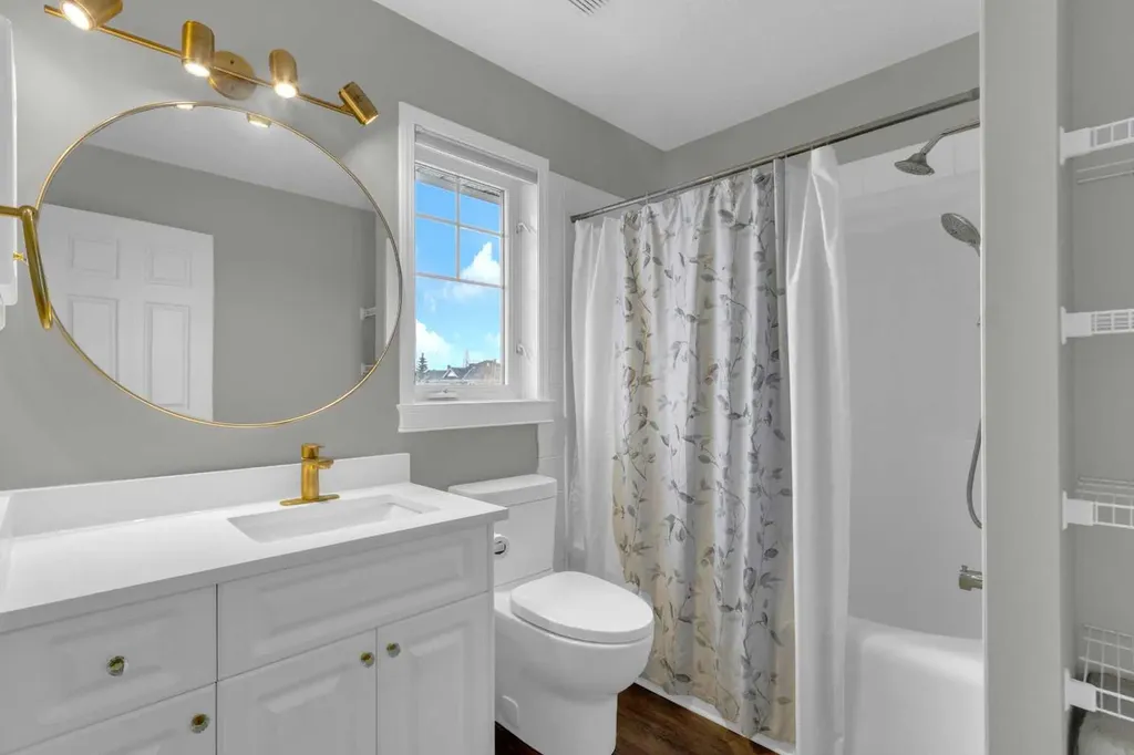 14 Inverness Close SE Calgary AB T2Z2X7