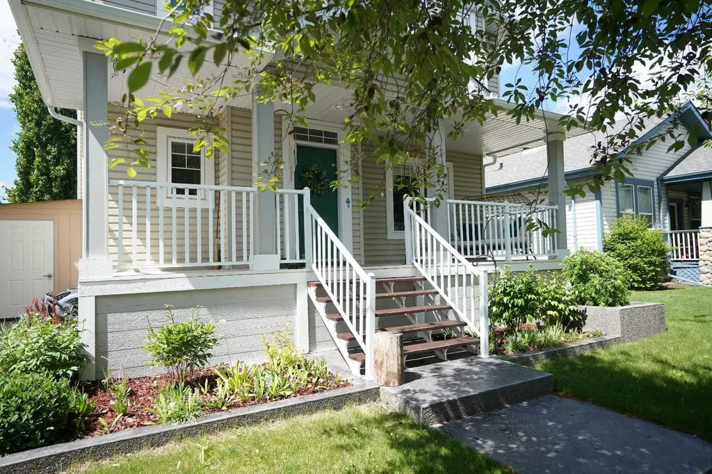 14 Inverness Close SE Calgary AB T2Z2X7