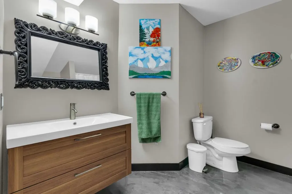 14 Inverness Close SE Calgary AB T2Z2X7
