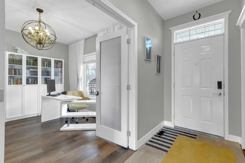14 Inverness Close SE Calgary AB T2Z2X7