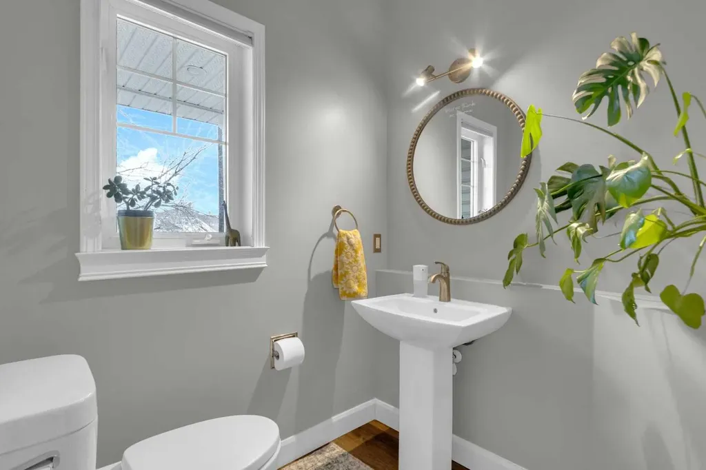 14 Inverness Close SE Calgary AB T2Z2X7
