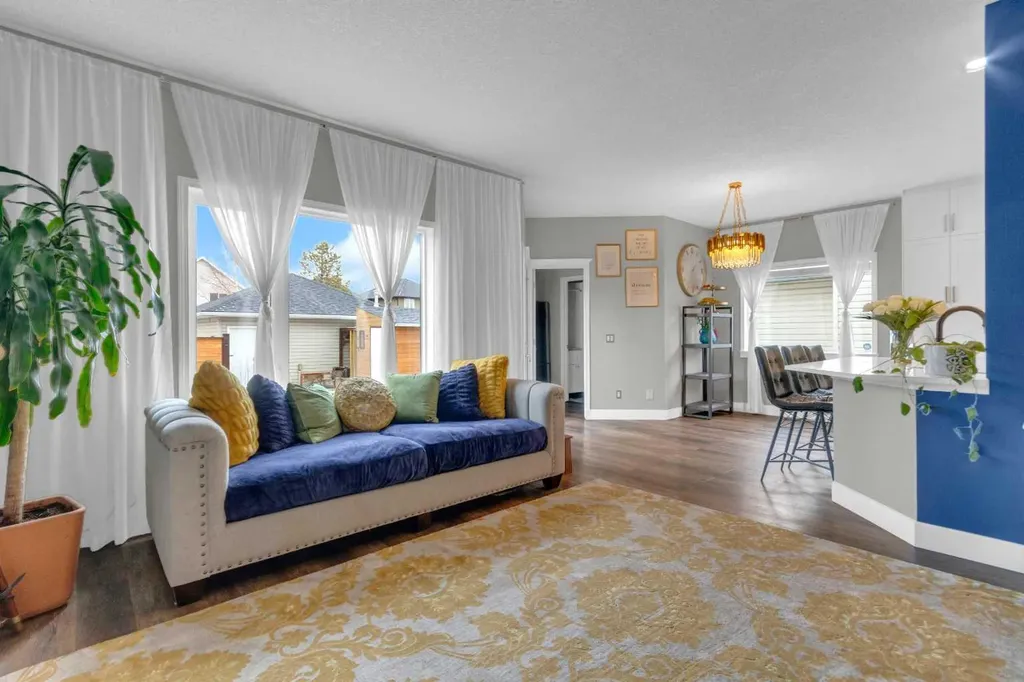 14 Inverness Close SE Calgary AB T2Z2X7