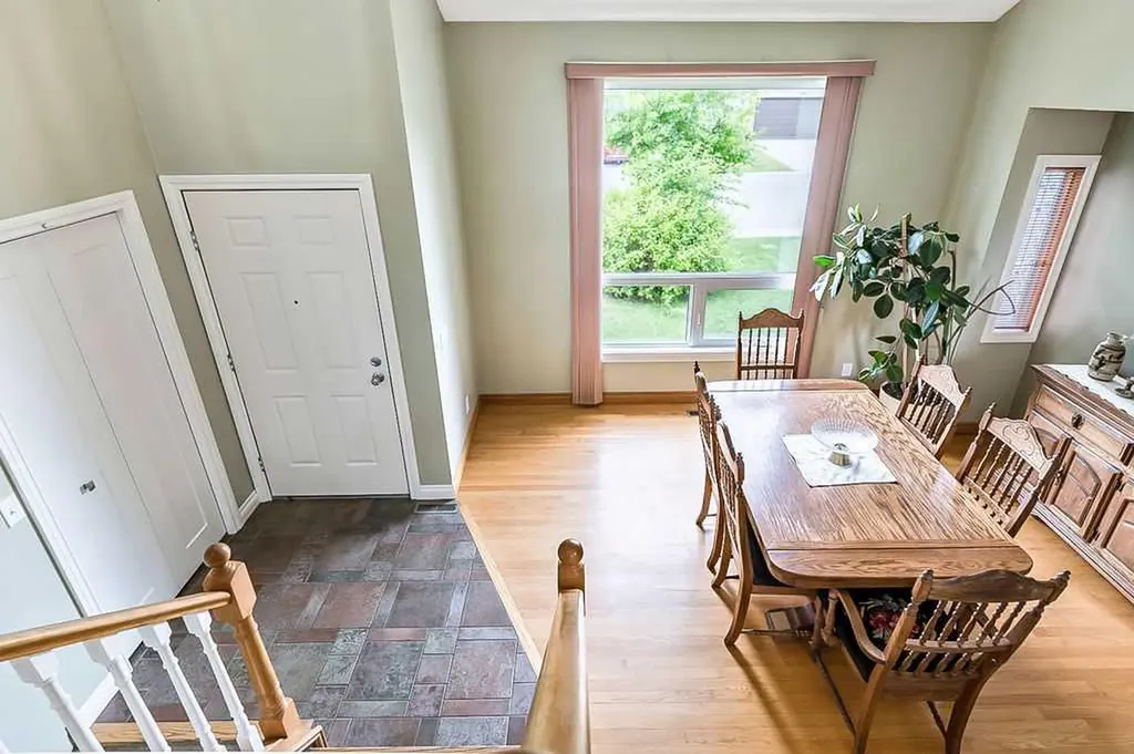 141 Shawfield Way SW Calgary AB T2Y 2Y2