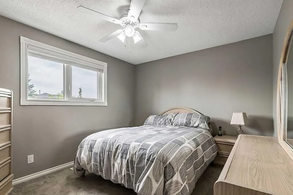 141 Shawfield Way SW Calgary AB T2Y 2Y2