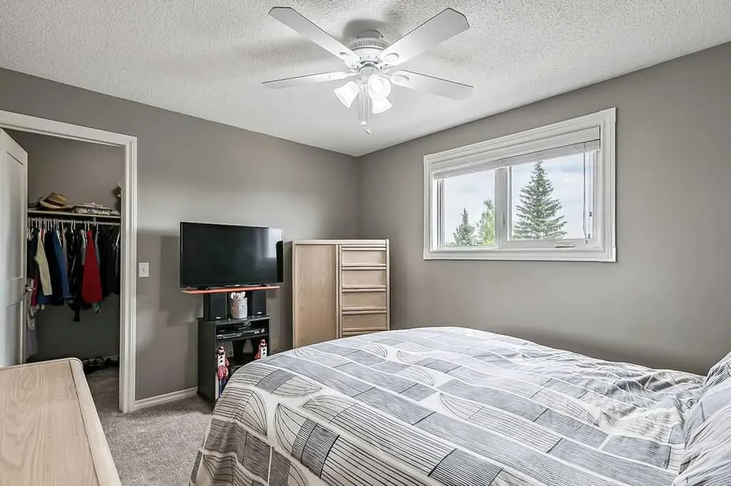141 Shawfield Way SW Calgary AB T2Y 2Y2