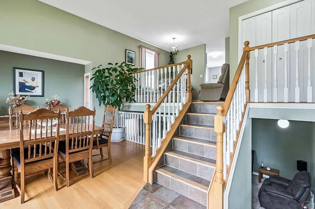 141 Shawfield Way SW Calgary AB T2Y 2Y2