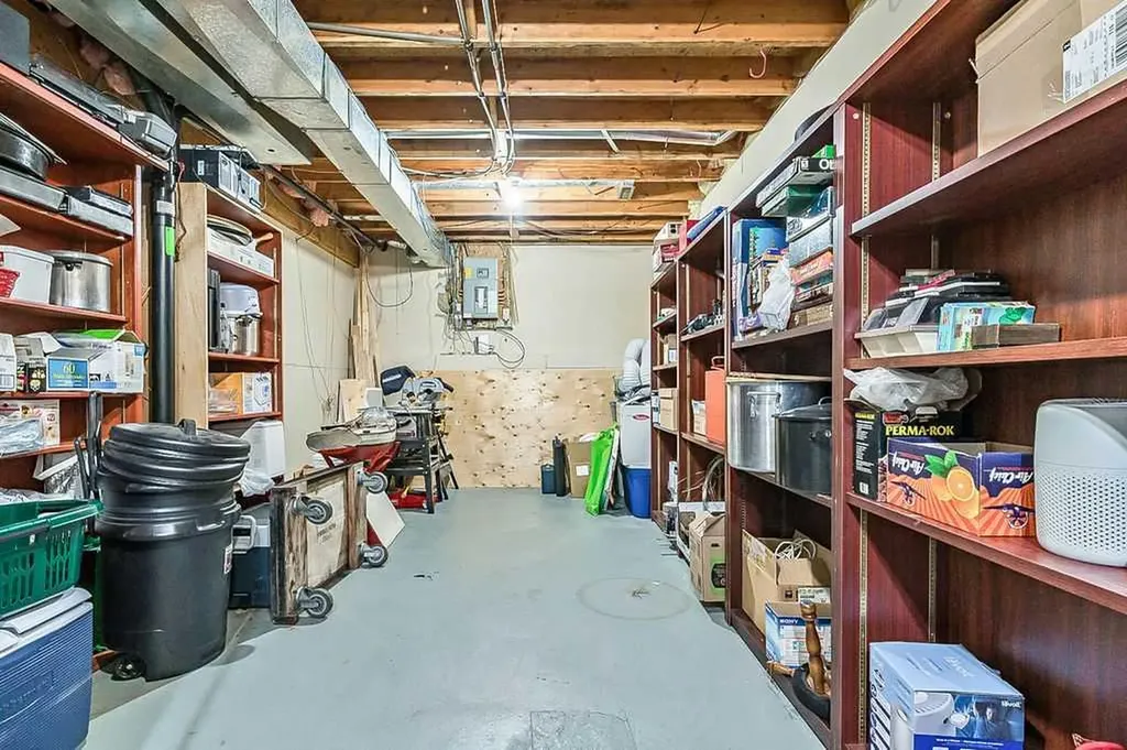 141 Shawfield Way SW Calgary AB T2Y 2Y2