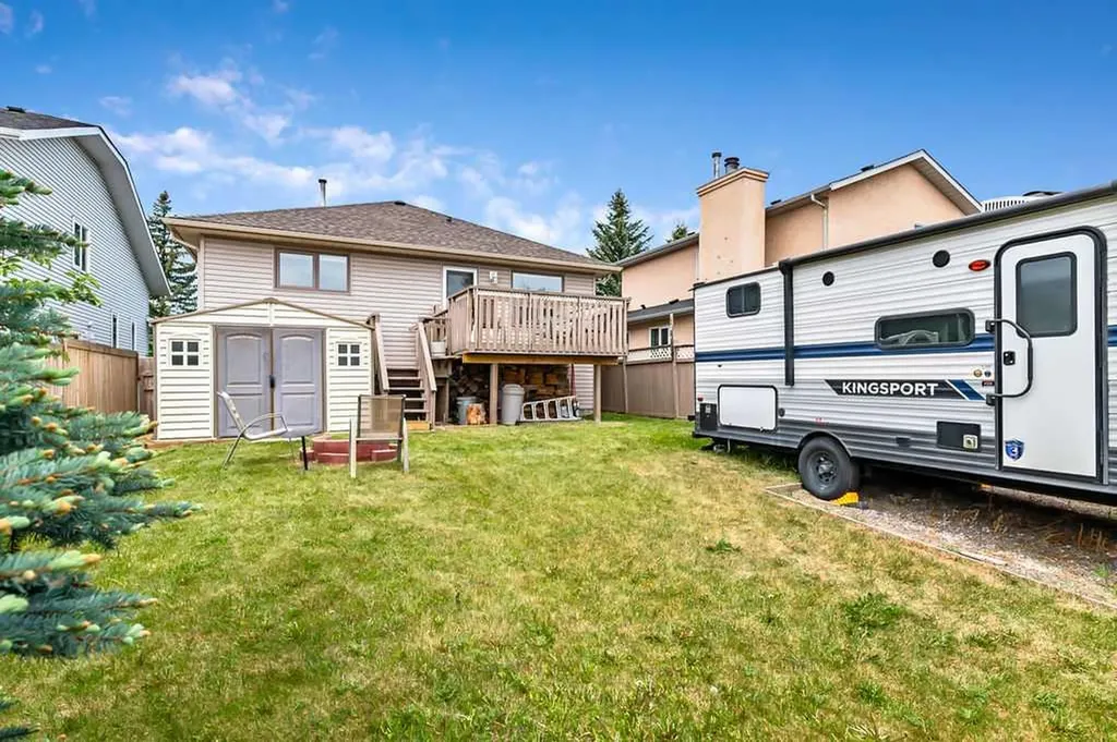 141 Shawfield Way SW Calgary AB T2Y 2Y2