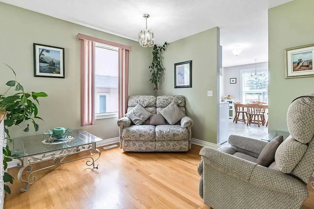 141 Shawfield Way SW Calgary AB T2Y 2Y2
