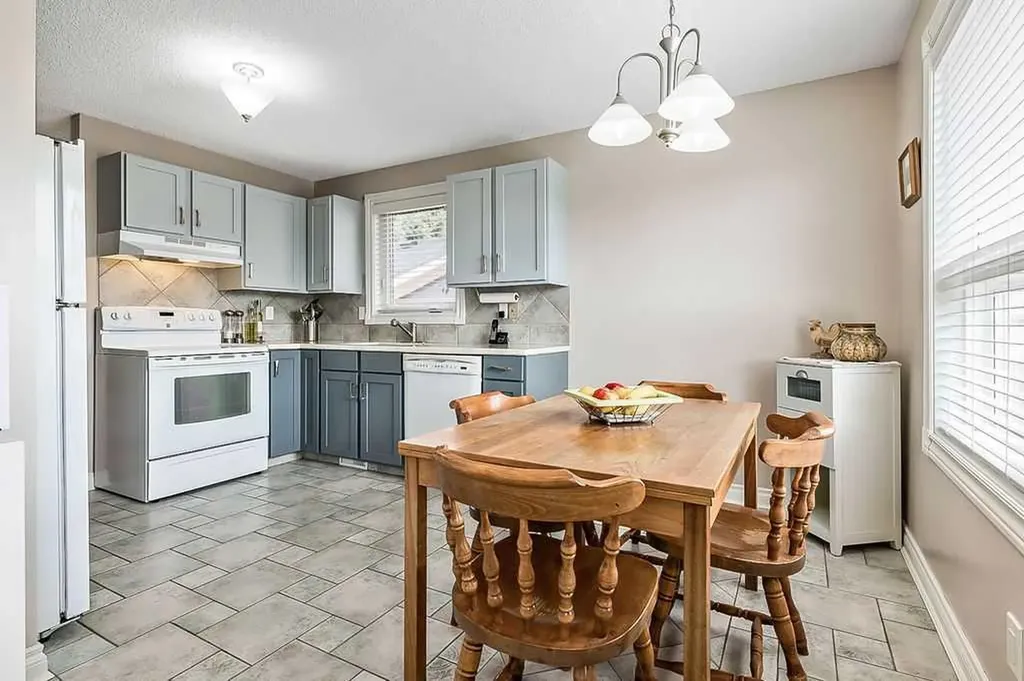 141 Shawfield Way SW Calgary AB T2Y 2Y2