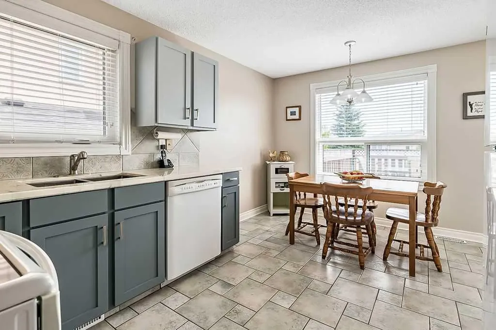 141 Shawfield Way SW Calgary AB T2Y 2Y2