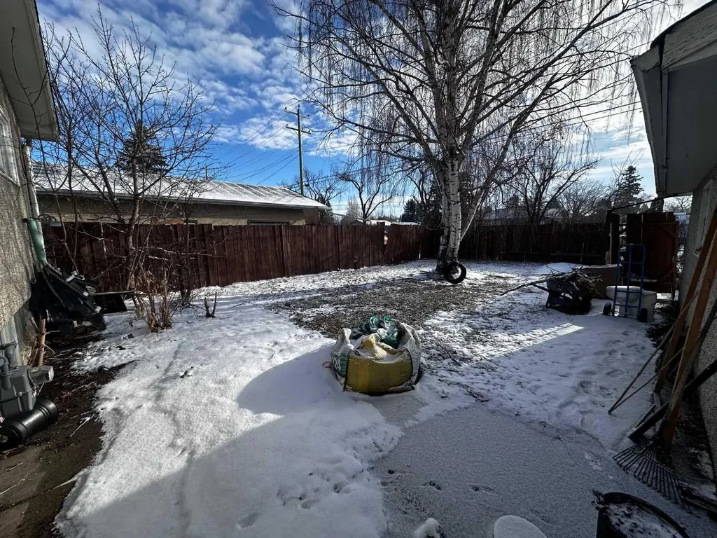 4413 40a Avenue Red Deer AB T4N 1A4