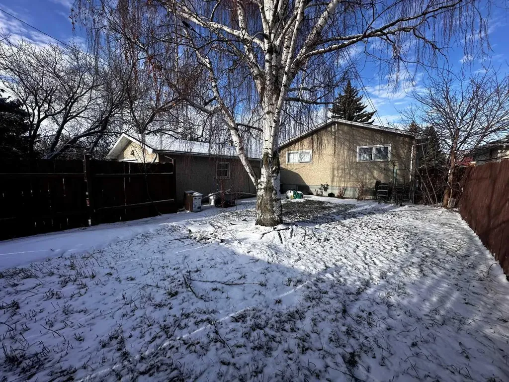 4413 40a Avenue Red Deer AB T4N 1A4