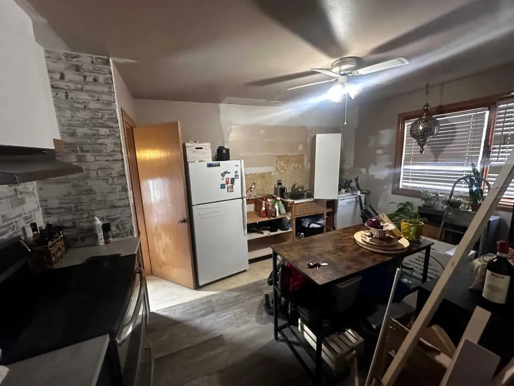 4413 40a Avenue Red Deer AB T4N 1A4