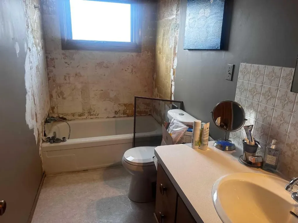 4413 40a Avenue Red Deer AB T4N 1A4
