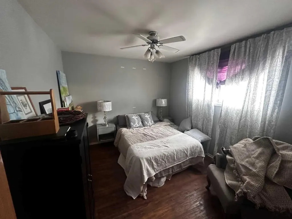 4413 40a Avenue Red Deer AB T4N 1A4