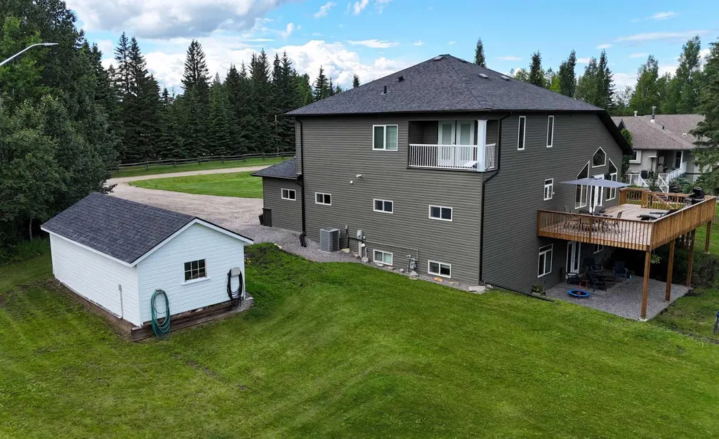 7 Bench Creek Estate Edson AB T7E 0B3