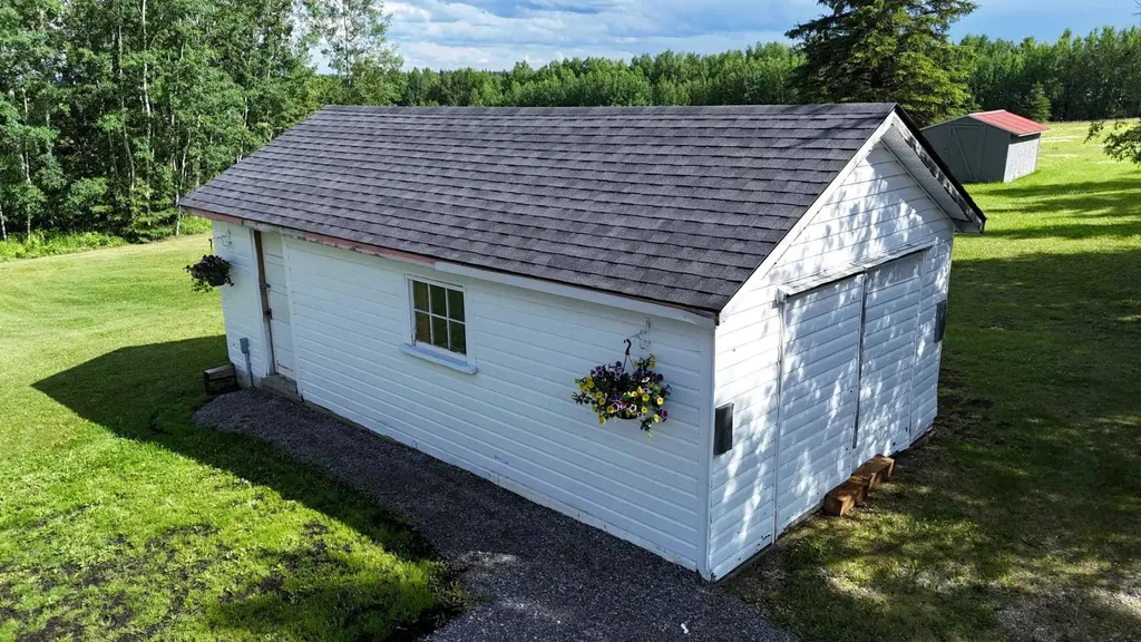 7 Bench Creek Estate Edson AB T7E 0B3