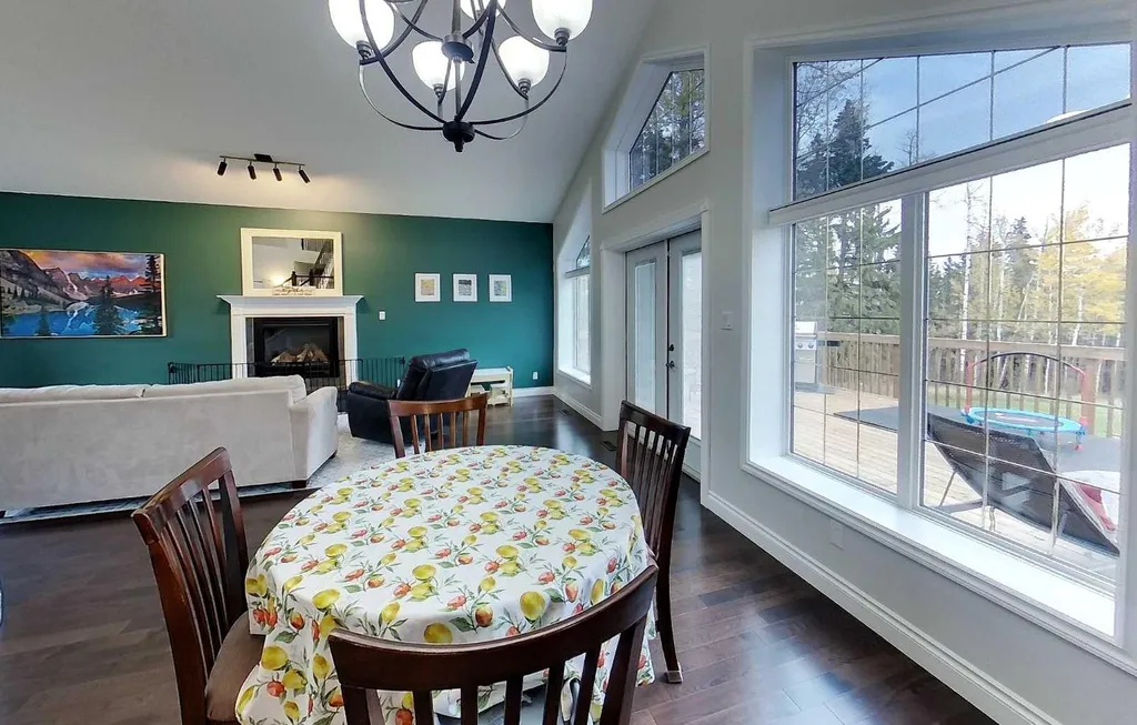 7 Bench Creek Estate Edson AB T7E 0B3