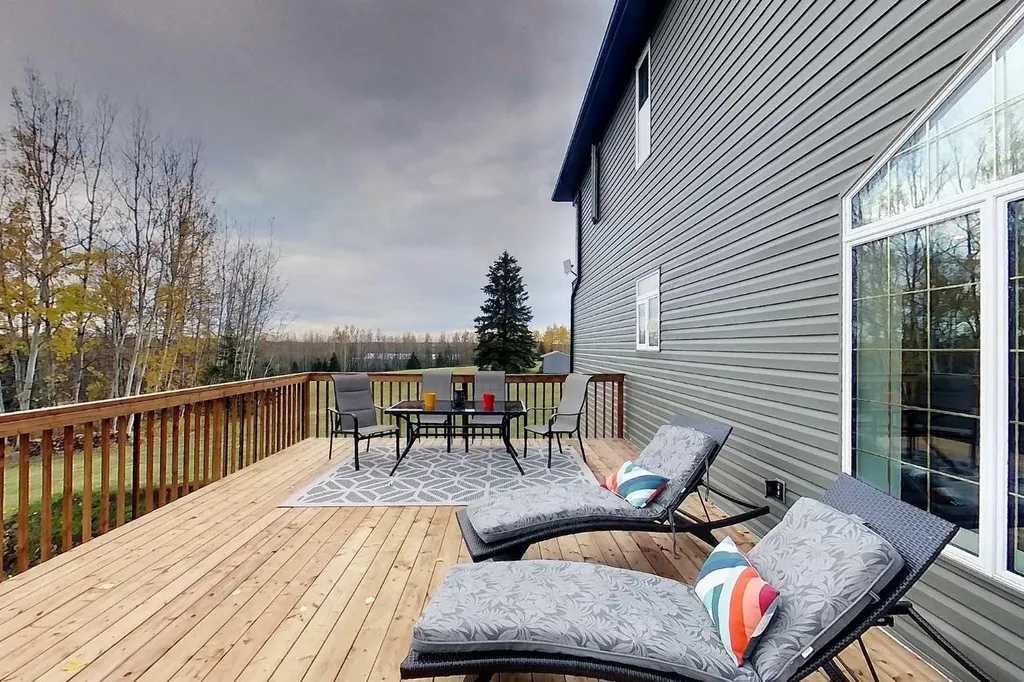 7 Bench Creek Estate Edson AB T7E 0B3